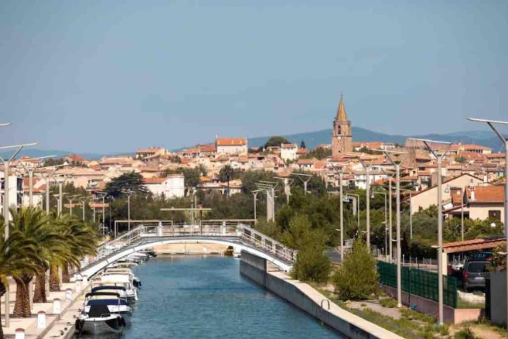 Mobilhome A Frejus A 15 Minute De La Mer Sur Terrain Independant Exterior photo